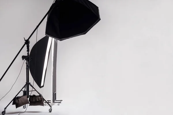 Estúdio Fotografia Profissional Com Configuração Luz Softbox Octógono Lança Com — Fotografia de Stock