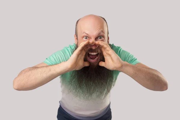 Homme Chauve Âge Moyen Avec Une Longue Barbe Shirt Vert — Photo