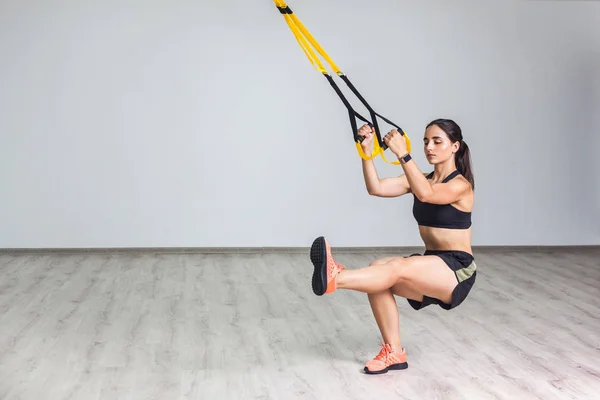 Young Athletic Woman Sportswear Doing Squat Exercise Training Legs Glutes — Stock Photo, Image