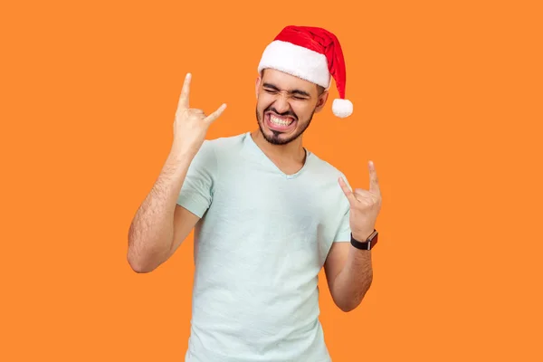 Extremamente Feliz Barbudo Jovem Santa Chapéu Casual Branco Shirt Com — Fotografia de Stock