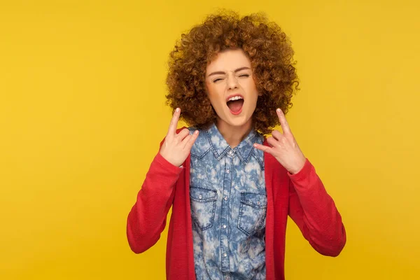 Let Rock Portrait Crazy Woman Curly Hair Casual Outfit Showing — Stock Photo, Image