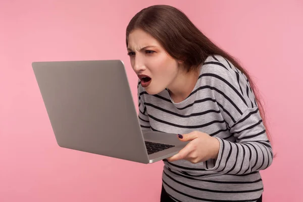 Portrait Shocked Displeased Angry Girl Striped Sweatshirt Looking Closer Laptop — Stock Photo, Image