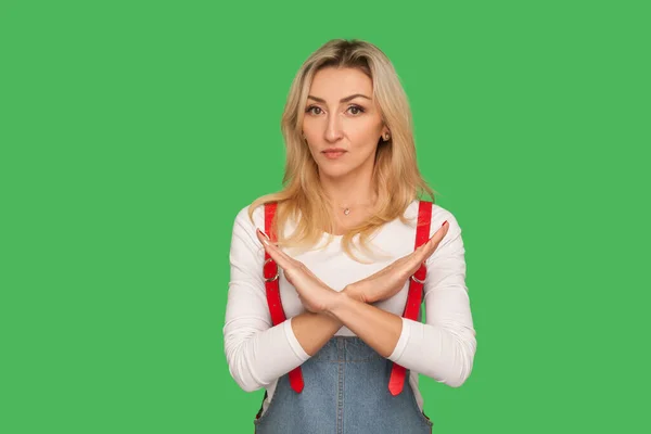 Echt Niet Weiger Portret Van Overstuur Volwassen Vrouw Denim Overalls — Stockfoto