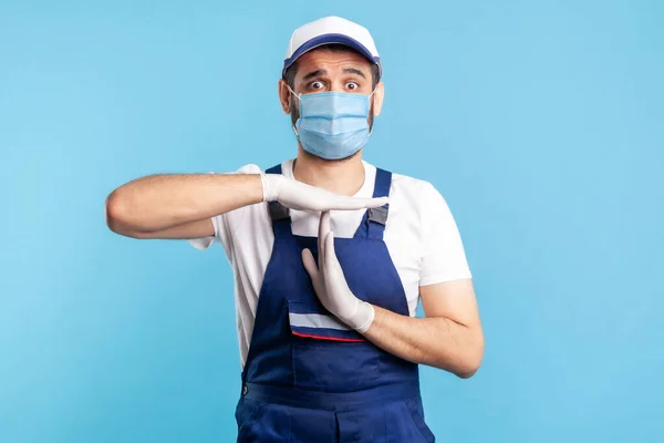 Overwerkte Klusjesman Overalls Masker Handschoenen Met Time Out Gebaar Moet — Stockfoto