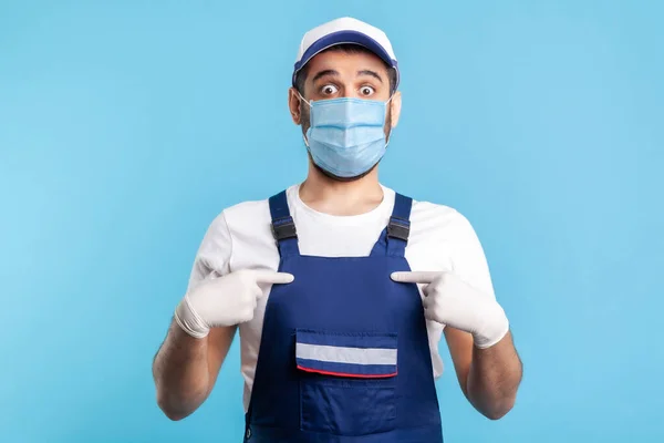 Wow Surprised Handyman Overalls Mask Pointing Himself Shocked Proud Achievement — Stock Photo, Image