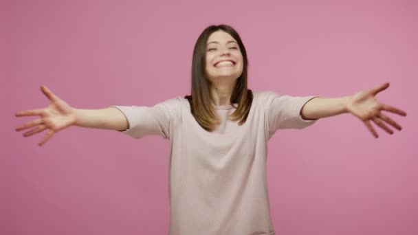 Vem Para Meus Braços Linda Linda Mulher Morena Com Sorriso — Vídeo de Stock