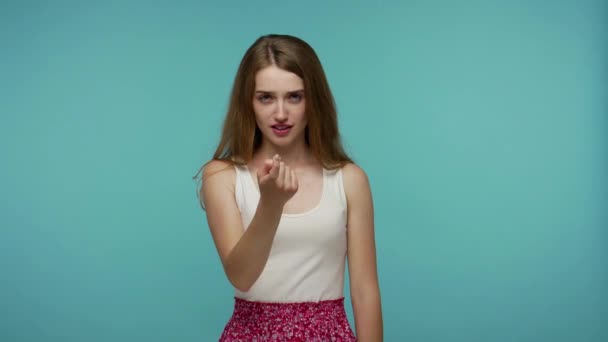 Você Venha Aqui Menina Encantadora Vestido Verão Exigindo Para Aproximar — Vídeo de Stock