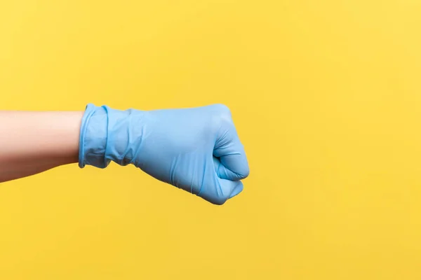 Profiel Zijaanzicht Close Van Menselijke Hand Blauwe Chirurgische Handschoenen Tonen — Stockfoto