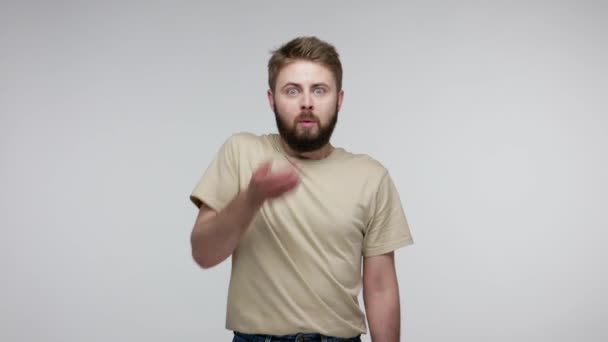 Scared Bearded Guy Looking Camera Big Eyes Shocked Expression Closing — Stock Video