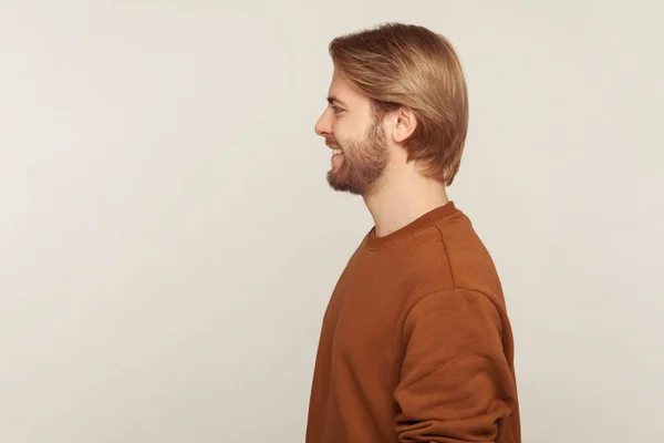 Perfil Homem Bonito Alegre Feliz Com Cabelo Puro Barba Vestindo — Fotografia de Stock