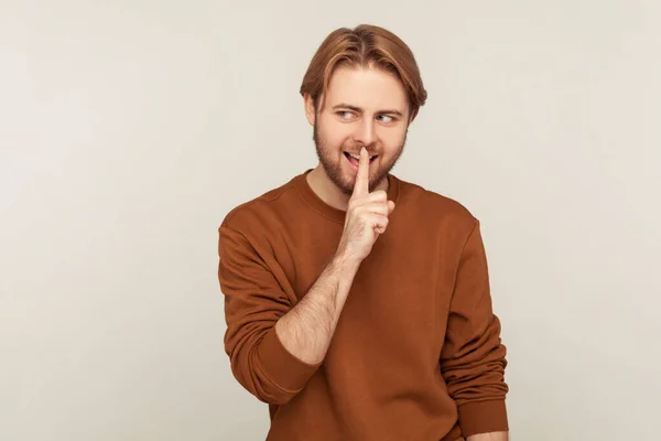 Zwijg Zwijg Portret Van Een Positieve Man Met Een Baard — Stockfoto