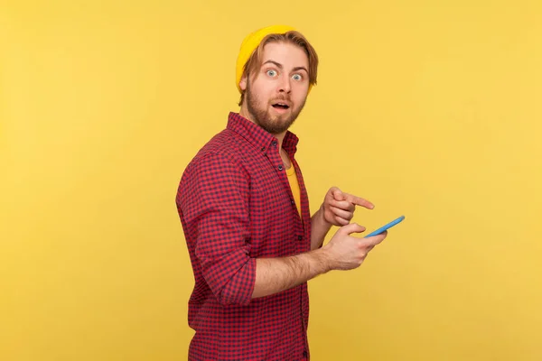 Wow Amazed Guy Hipster Beanie Hat Shirt Looking Camera Big — Stock Photo, Image