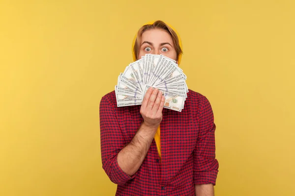 Verbazingwekkende Loterij Winnaar Rijke Hipster Man Met Muts Geruit Shirt — Stockfoto