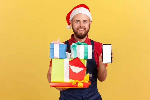 Repartidor Optimista Uniforme Sombrero Santa Claus Rojo Celebración Regalos Vacaciones — Foto de Stock