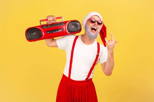 Homem Barbudo Cinza Feliz Engraçado Chapéu Santa Claus Óculos Sol — Fotografia de Stock