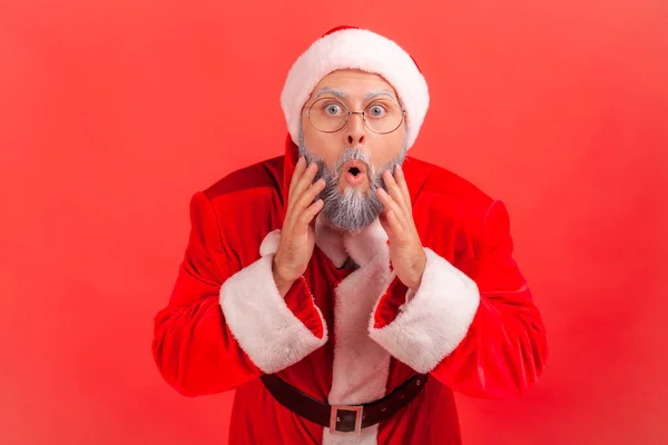 Portrait Extremely Surprised Man Red Santa Claus Costume Looking Camera — Stock Photo, Image