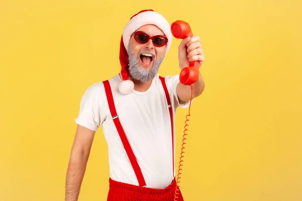Excited Happy Gray Bearded Man Sunglasses Santa Claus Hat Holding — Stock Photo, Image