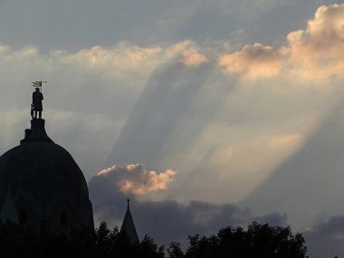 Quirinus Muenster, bazilika, gün batımında Neuss Rhein dönüm noktası 