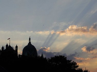 Quirinus Muenster, bazilika, gün batımında Neuss Rhein dönüm noktası 