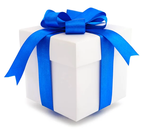 Coffret Cadeau Blanc Avec Ruban Bleu Isolé Sur Fond Blanc — Photo