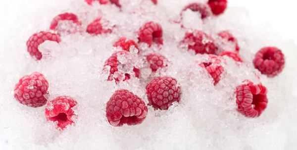 Frozen raspberries, covered with hoarfrost. — Stock Photo, Image