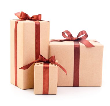 Hediye kutuları, hediye izole beyaz bir arka plan üzerinde.