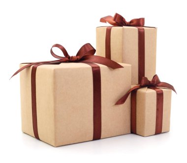 Hediye kutuları, hediye izole beyaz bir arka plan üzerinde.