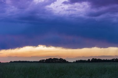 Pampa manzara günbatımı zaman, Arjantin