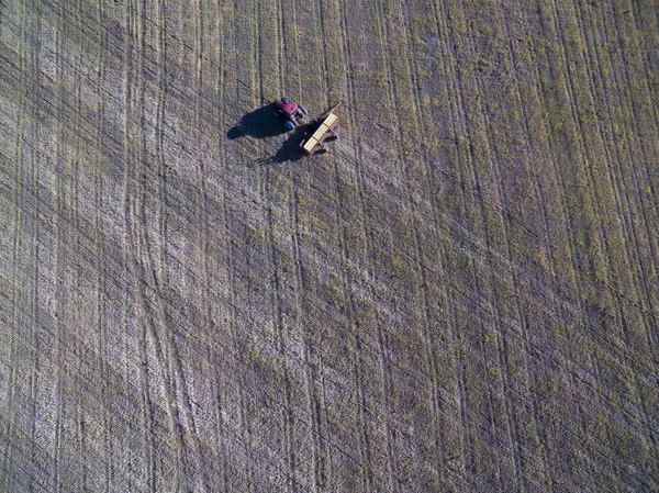 トラクターとシーダーの航空写真 パンパでの直接播種 アルゼンチン — ストック写真