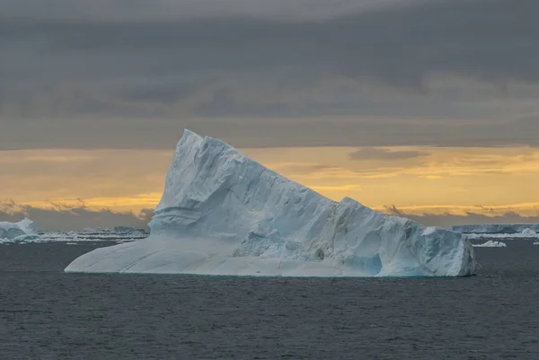 Schilderachtig Uitzicht Van Wild Bevroren Landschap Antarctica — Stockfoto