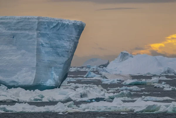 Schilderachtig Uitzicht Van Wild Bevroren Landschap Antarctica — Stockfoto