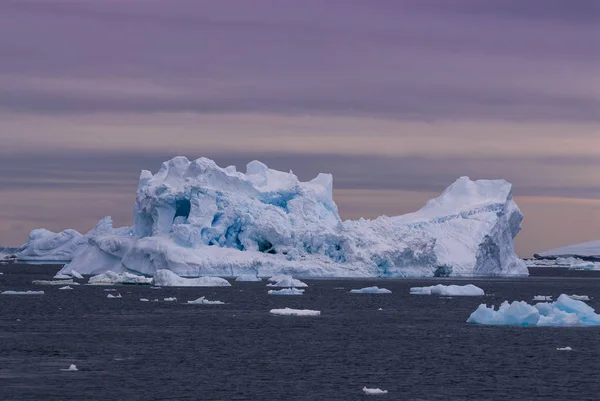 Malebný Pohled Divokých Zmrzlou Krajinou Antarktida — Stock fotografie