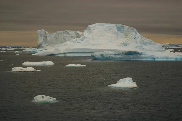 南极野生冰冻景观的风景 — 图库照片