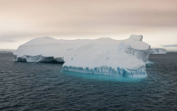 Πάγου Τοπίο Του Τομέα Της Ανταρκτικής Κοντά Στο Νησί Paulet — Φωτογραφία Αρχείου