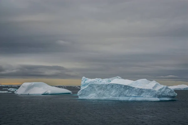 Paesaggio Glaciale Del Settore Antartico Vicino All Isola Paolina — Foto Stock