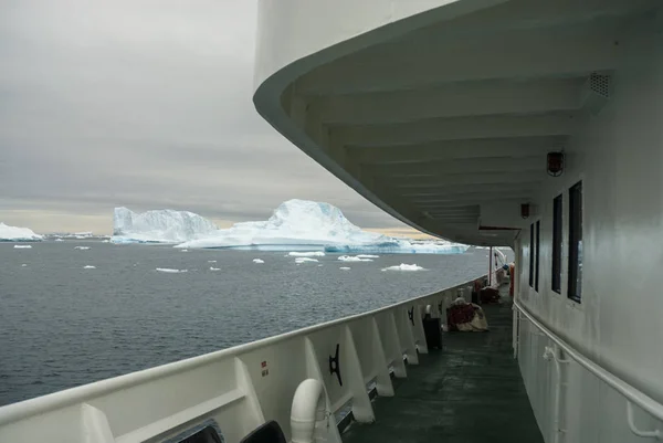 Nave Expedición Crucero Por Paisaje Antártico —  Fotos de Stock