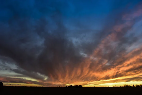 Paesaggio Con Cielo Drammatico Tramonto Pampas Patagonia Argentina — Foto Stock