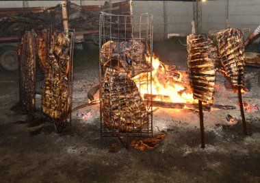 Barbekü kaburga, geleneksel Arjantin rostosu