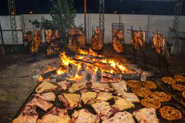 Barbekü kaburga, geleneksel Arjantin rostosu