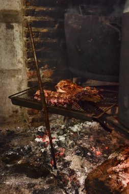 Domuz pirzolası barbeküsü, Patagonya, Arjantin
