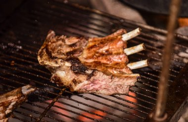 Domuz pirzolası barbeküsü, Patagonya, Arjantin
