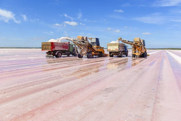 Utvinning Råmaterial Salt Från Öppen Grop Gruva Pampa — Stockfoto