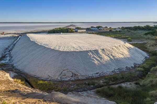 Extraction of raw material salt, from an open pit mine, La Pampa