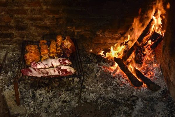 Marha Bordák Húst Grillezett Főtt Fatüzelésű Tűz Pampa Argentína — Stock Fotó