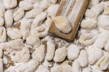 Masada el yapımı gnocchi.