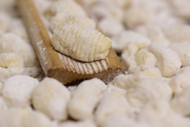 Masada el yapımı gnocchi.