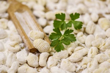 Masada el yapımı gnocchi.