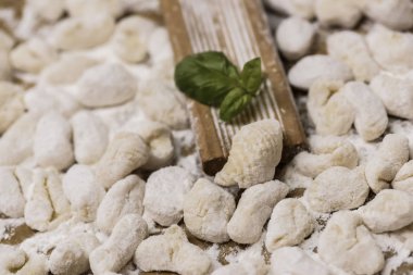 Masada el yapımı gnocchi.