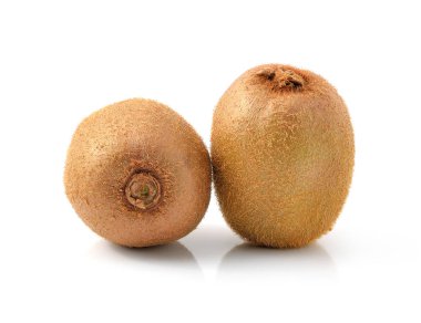 Beyaz arkaplanda yalıtılmış Kivi meyvesi