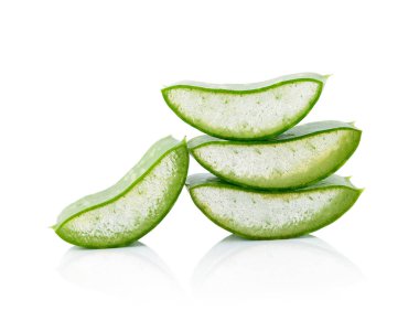 aloe vera taze yaprak beyaz izole